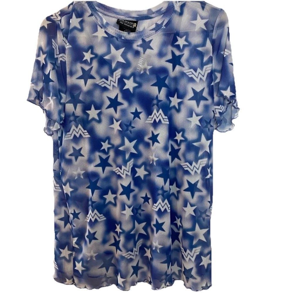Wonder Woman Shirt Size Medium NWT $60 Blue Top Short Sleeve Hot Topic Gift